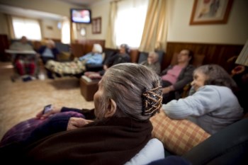 <p>Eem períodos recessivos a população com rendimentos mais baixos tende a ser mais afectada</p>