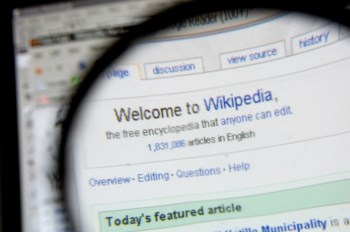 A Wikipedia reúne milhões de artigos em dezenas de línguas. Inevitavelmente, com erros à mistura