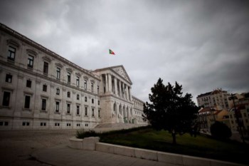 <p>O debate de actualidade durará 40 minutos e irá decorrer antes do período de declarações políticas</p>