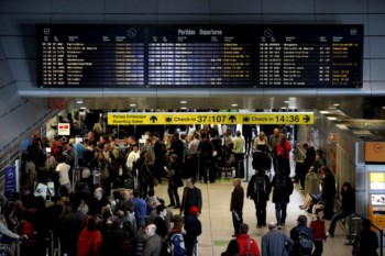 <p>Aeroporto de Lisboa recebeu mais de 14.790 mil passageiros no ano passado</p>