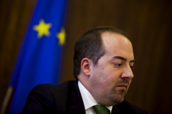 <p>Portugal está dependente da evolução da economia internacional, diz Santos Pereira</p>