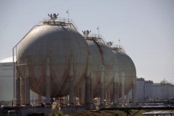 <p>As exportações de produtos refinados pela Galp subiram 47,6% no último trimestre de 2011</p>