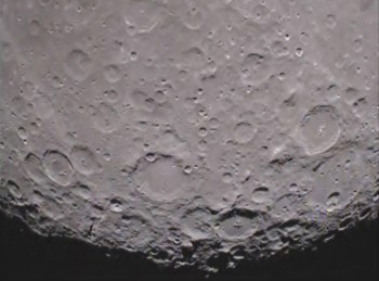 Imagem do Pólo Sul do lado oculto da Lua