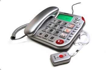 O “botão de pânico” acciona uma chamada para o serviço de assistência a idosos, disponível durante todo o dia