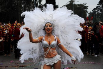 <p>Foliões prometem vir para a rua no Carnaval</p>