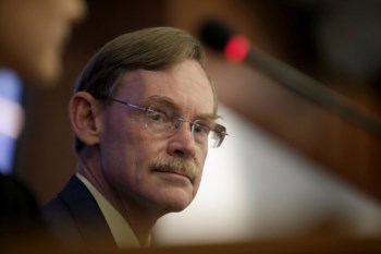 <p>Robert Zoellick diz que ajuda a Grécia apenas vai apenas "comprar algum tempo"</p>