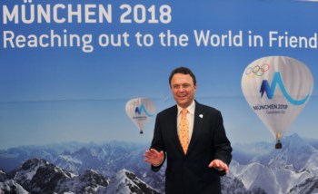 <p>Hans-Peter Friedrich defendeu "incentivos" para que a Grécia saia do euro</p>