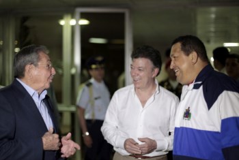 Raúl Castro, Juan Manuel Santos e Hugo Chávez encontraram-se nesta quinta-feira em Havana