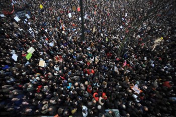 "Manif" foi um protesto contra a classe política mobilizado com a ajuda da Internet