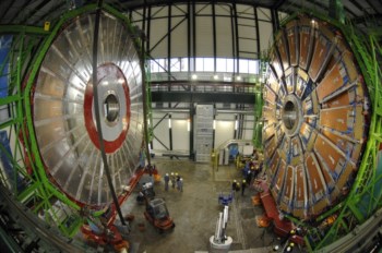 O físico usou, entre outros, dados do acelerador de partículas (LHC) instalado no CERN, na Suíça