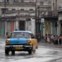 Um dos negócios privados cubanos: taxi privado (Junho 2011)