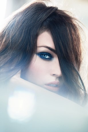 A actriz Megan Fox é a imagem deste visual
