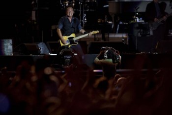 Springsteen, 62 anos, correu o palco todo