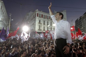 Tsipras teve muito mais gente a ouvi-lo do que no último comício antes da votação de 6 de Maio