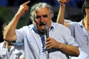 O Presidente do uruguai, José Mujica, durante uma acção de campanha em 2009