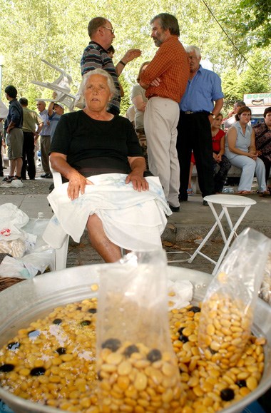 Os tremoços são tradicionalmente vendidos um pouco por todo o país durante a época de Verão.