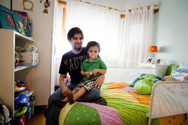 Frederico Palma com o filho Vicente, de três anos.