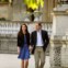 Um dia depois do casamento, Kate passeou pelo Palácio de Buckingham com um vestido azul da Zara