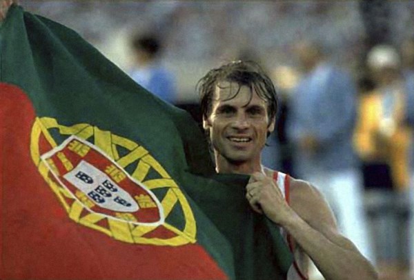 <p>Carlos Lopes, vencedor da maratona nos Jogos de 1984</p>