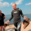 Rússia, 10 de Agosto de 2011 O primeiro-ministro russo, Vladimir Putin, mostra duas ânforas que encontrou enquanto mergulhava ao largo da península de Taman, no sul da Rússia