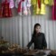 Uma trabalhadora de uma loja de recordações, em Rason. 