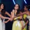 A ansiedade de Miss Angola Leila Lopes (D), Miss Brazil Priscila Machado (C) e Miss Ukraine Olesia Stefanko (E), momentos antes de se saber a decisão do juri 