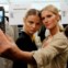Duas modelos tiram uma fotografia no backstage do desfile Carolina Herrera Primavera/Verão 2012
