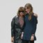 Anna Wintour, a editora da Vogue EUA, e a filha, Bee Shaffer, assistem ao desfile Burberry Primavera/Verão 2012, no parque de Kensington Gardens