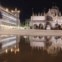 Itália, Veneza, 20.10.2011 | A igreja de São Marcos, reflectida numa poça, na praça homónima. 