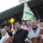 Coreia do Sul. O líder dos budistas sul-coreanos, um padre católico e crentes de ambas as fés dão as mãos durante um evento de inauguração das árvores de Natal colocadas no templo budista de Jogye. O objectivo é enaltecer a paz e concórdia entre as diferentes religiões.  