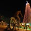 México. Árvore de Natal decorada com cerca de 8 mil luzes. A energia é conseguida pedalando em 15 bicicletas. Todos os visitantes são chamados a colaborar. 