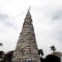 Peru. Árvore de Natal de 8m, feita com embalages de cartão Tetra Pak. Em Lima  