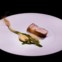 O prato de porco servido pelo chef Magnus Nilsson