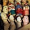 INDONÉSIA. Personagens de um teatro de marionetas chinês, em Jacarta, aguarda o momento de entrar em cena 