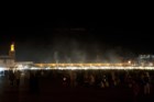 A noite traz uma explosão de vida à praça de Marraquexe