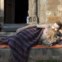 NEPAL, 17.02.2012. NEPAL, 17.02.2012. Um Sadhu (homem santo do hinduísmo) descansa no templo Pashupatinath de Katmandu.   