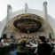 Um must: ir ao Hollywood Bowl, auditório ao ar livre esculpido na montanha. O visitante pode levar piquenique. 