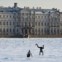 RÚSSIA, 15.03.2012. No rio Neva, em São Petersburgo