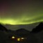 Aurora Boreal sobre um acampamento nas nevadas montanhas de Chugach, perto de Valdez, Alasca,   EUA (21.04.2012)