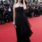A cantora Lana Del Rey num vestido de Alberta Ferretti