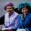 1993, A rainha Elizabeth II com a princesa Margaret, à sua direita
