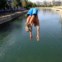 Um mergulho no rio num dia quente de Bucareste