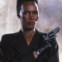 Grace Jones interpreta May Day em A View to a Kill (1985)
