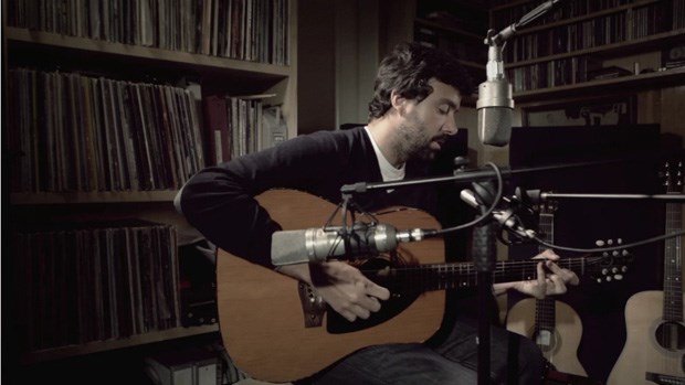 Miguel Araújo a interpretar o seu tema de sucesso