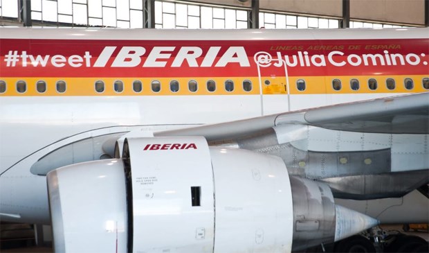 [Internacional] O "maior tweet do mundo" voa pintado num avião da Iberia  423508?tp=KM&w=620