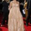 Um grande vestido para a pequena Hayden Panettiere. Emmys 2007