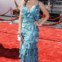 A cor chamativa, os folhos e o padrão brilhante, juntos, foram um resultado catastrófico. Heather Tom nos Emmys de 2008