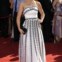 Escolha que não favoreceu as esbeltas curvas de Jennifer Love Hewitt, nos Emmys 2008