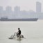 Na China, a bicicleta de Lei Zhiqian sob efeito 