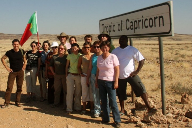 Gonçalo Cadilhe com um grupo de viajantes na viagem África Acima